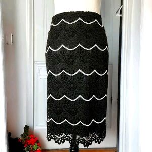 Talbots Black Lace Womens Size 8 Knee Length Skirt White Accents Lined Zip Up